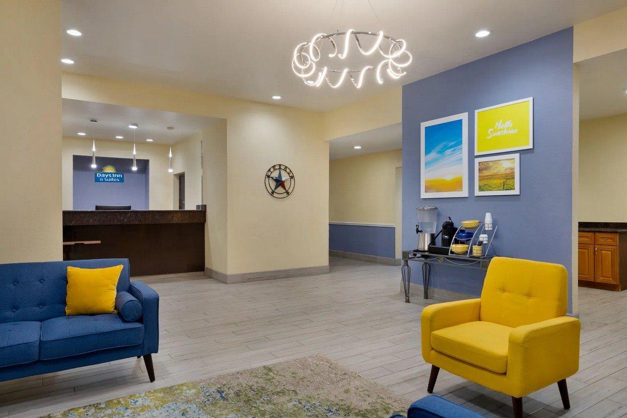 Days Inn & Suites By Wyndham Dfw Airport South-Euless Exterior photo